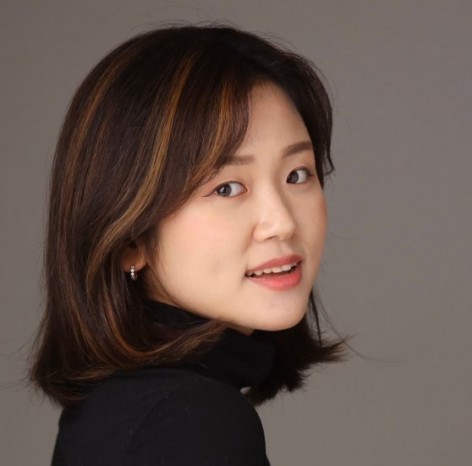 Portrait of Heather Lim, artist at Dead End Gallery